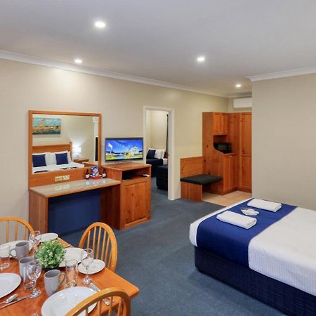 Breakout Motor Inn Каура Экстерьер фото