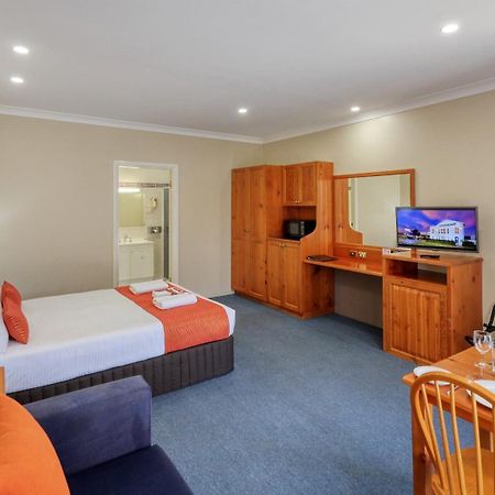 Breakout Motor Inn Каура Экстерьер фото
