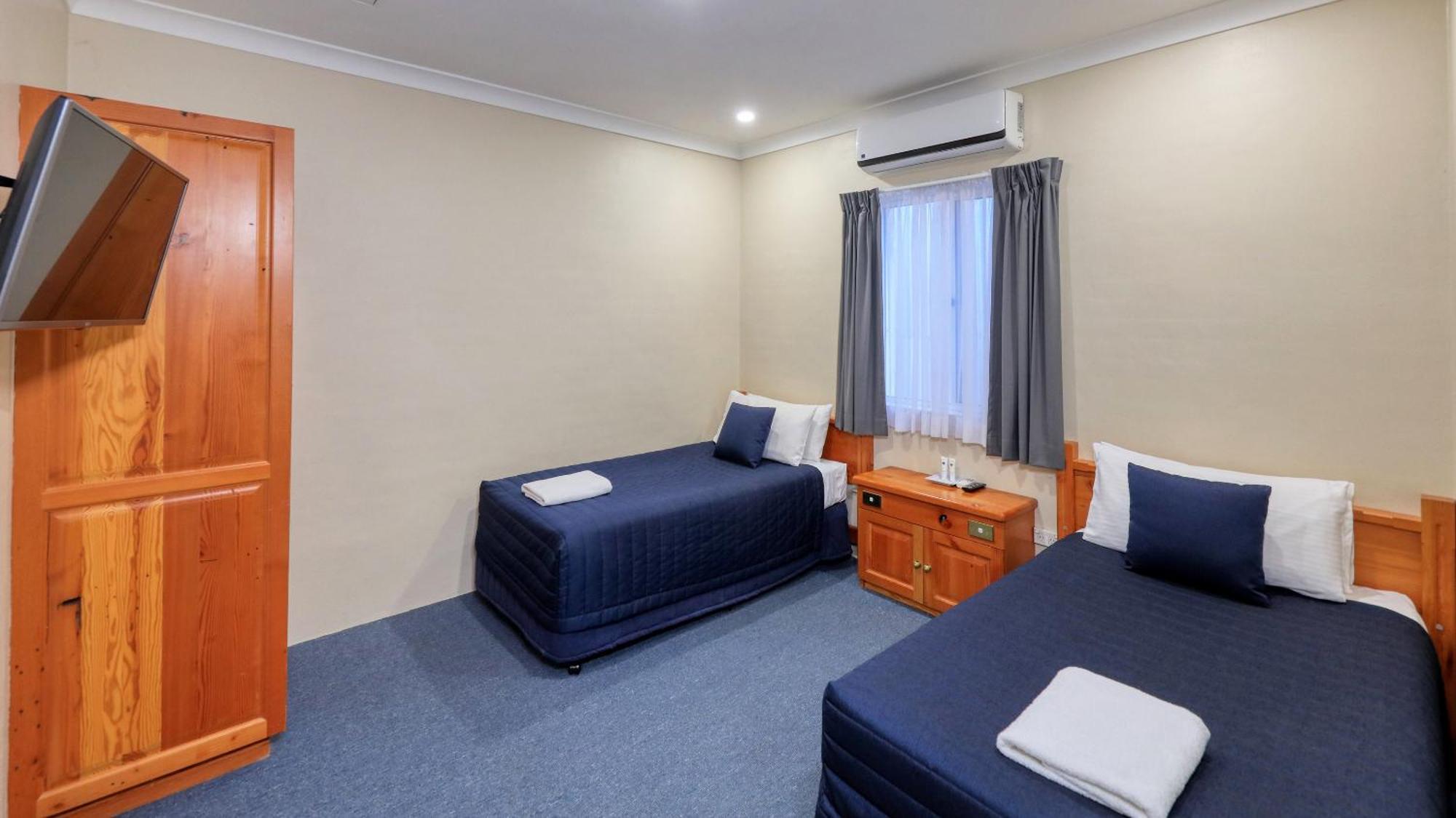 Breakout Motor Inn Каура Экстерьер фото
