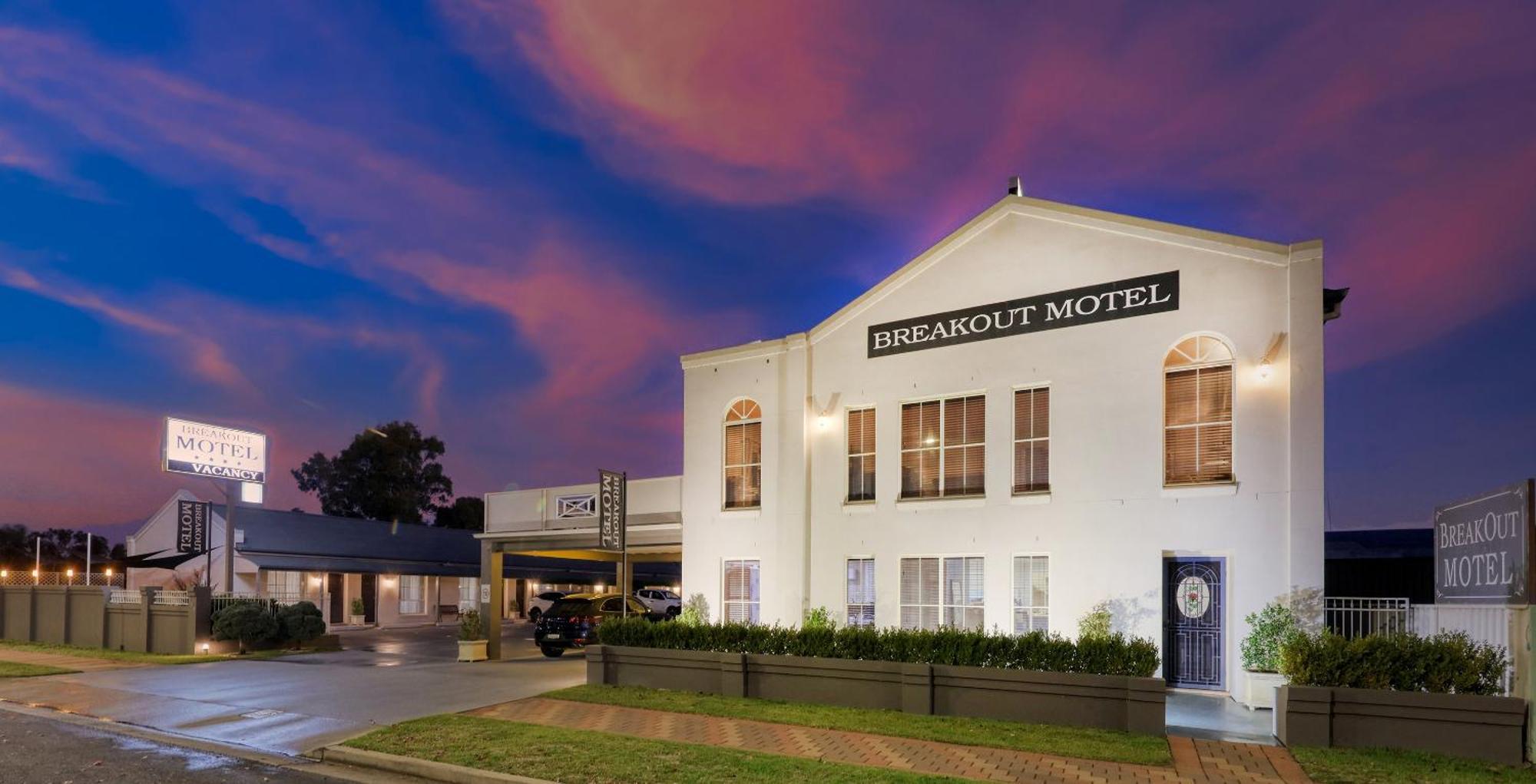 Breakout Motor Inn Каура Экстерьер фото
