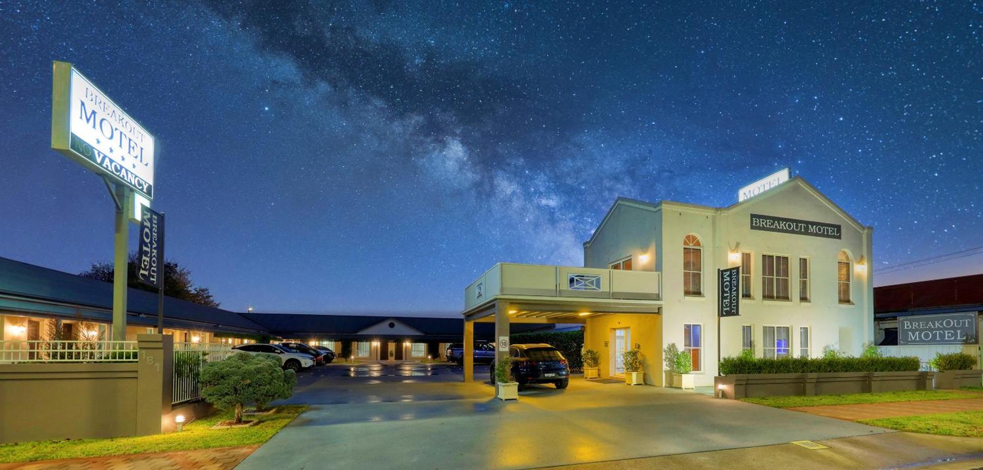 Breakout Motor Inn Каура Экстерьер фото