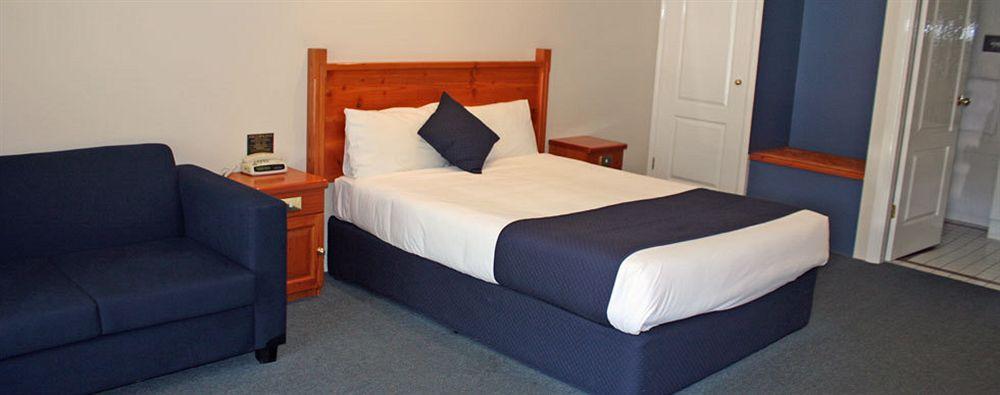 Breakout Motor Inn Каура Экстерьер фото