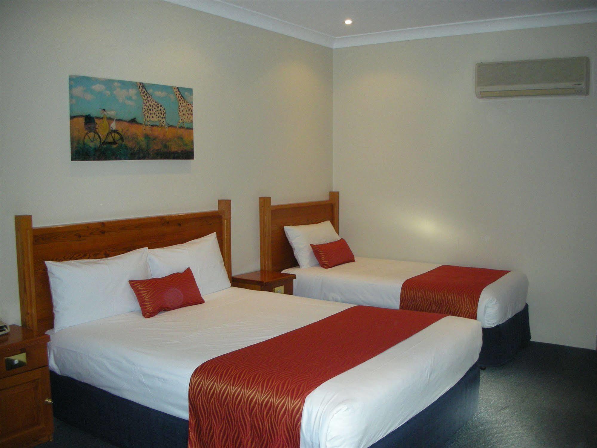 Breakout Motor Inn Каура Экстерьер фото