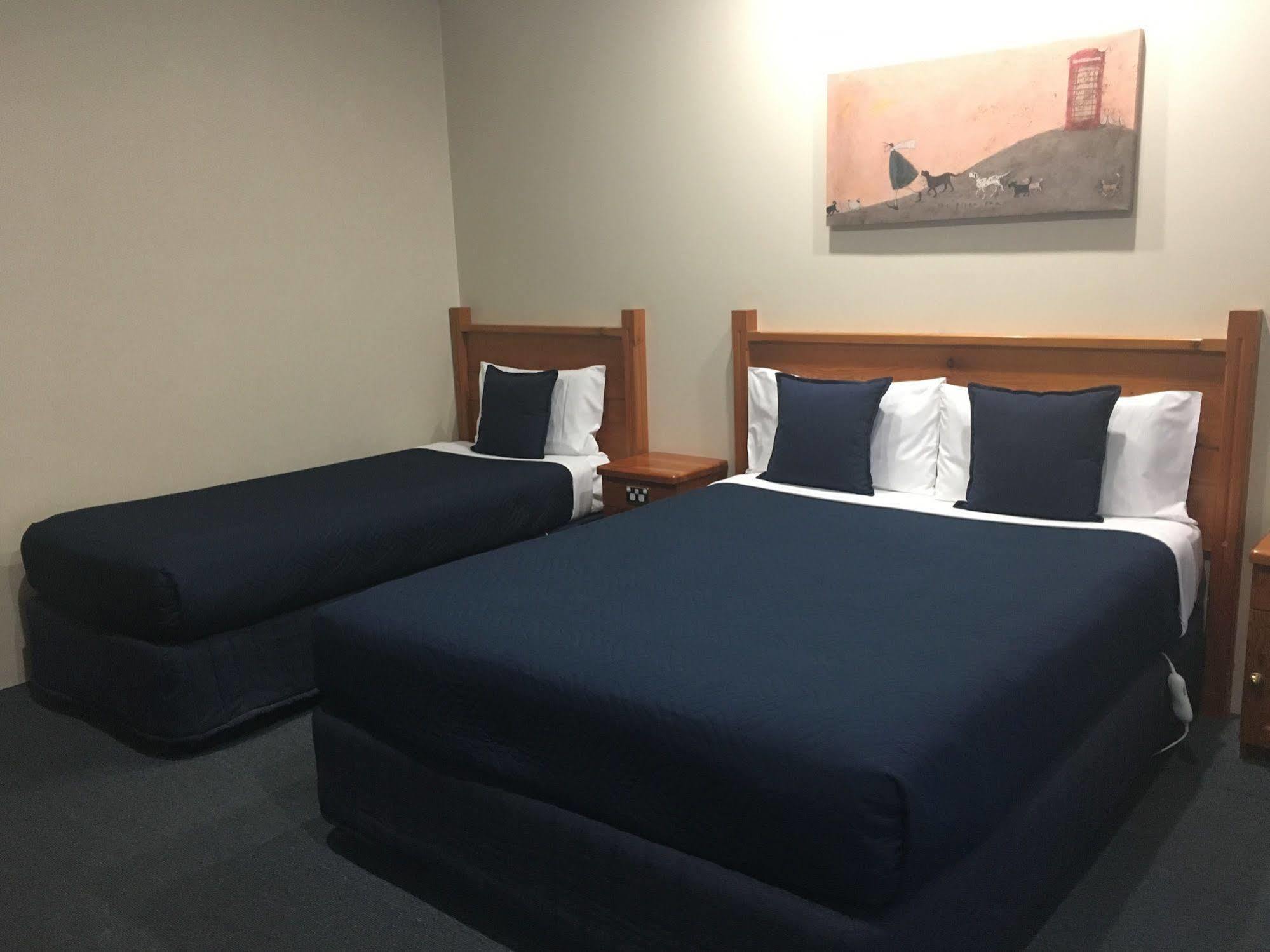 Breakout Motor Inn Каура Экстерьер фото